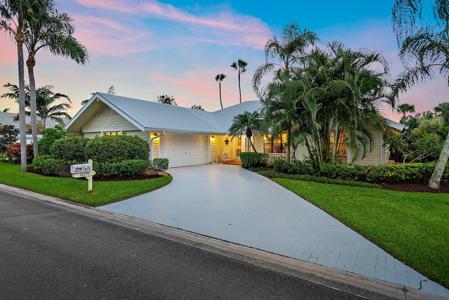 10690 SE Jupiter Narrows Drive