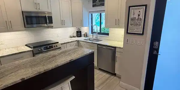 385 SE 17th Avenue