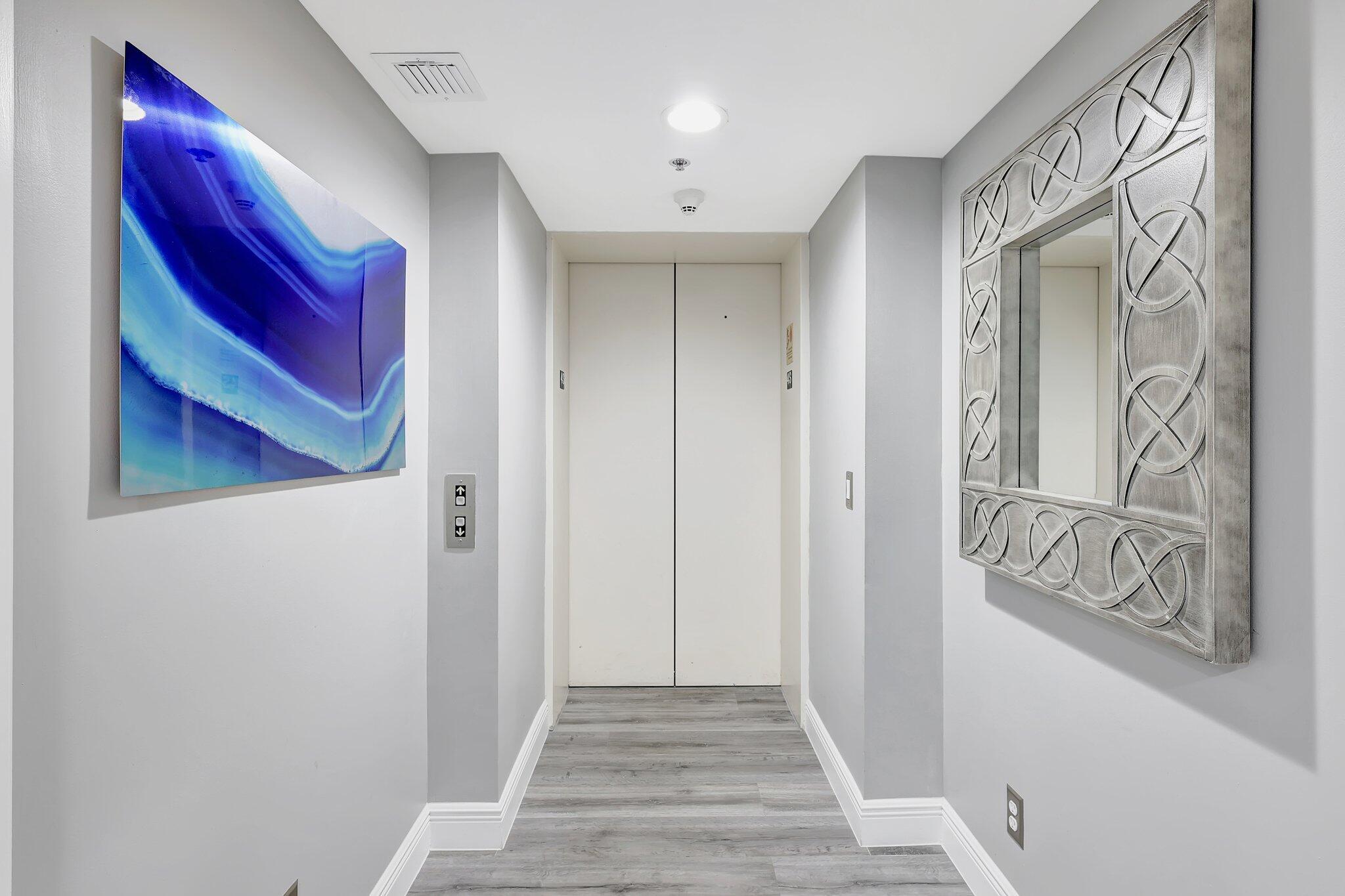 Image 2: PRIVATE ELEVATOR ENTRANCE