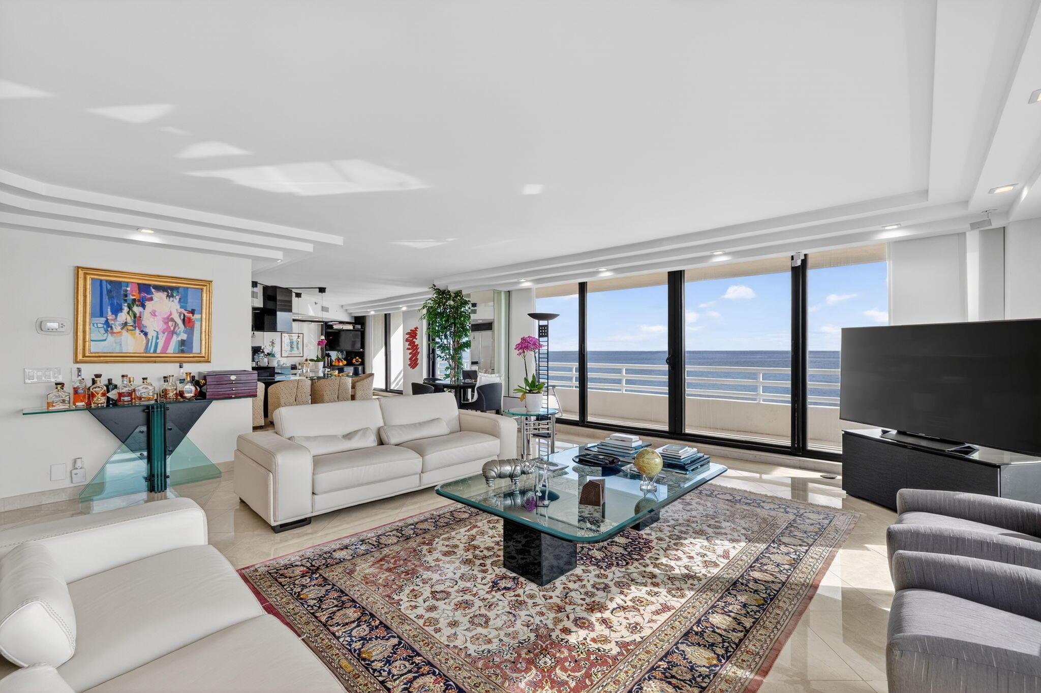 Image 3: Living Area