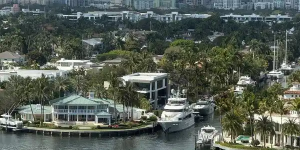 151 N Seabreeze Boulevard