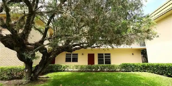 44 Vista Gardens Trail
