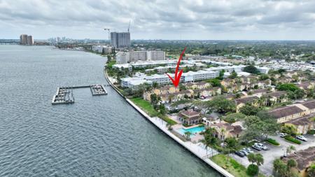 1050 Lake Shore Drive