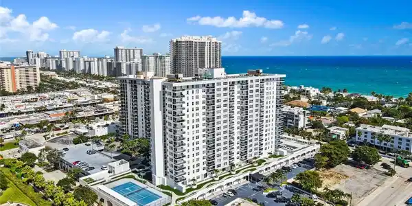3015 N Ocean Boulevard