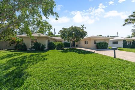 2740 NE 27th Court