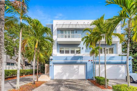 832 N Victoria Park Road