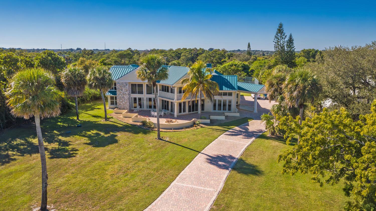 Image 4: 3343 S Indian River Dr Fort-large-063-01