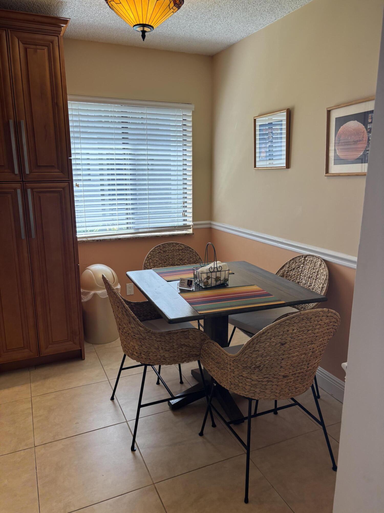 Image 4: Pelican Pointe kitchen 2