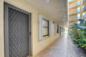 896 N Federal Highway