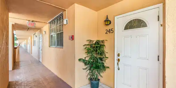 4500 N Federal Highway