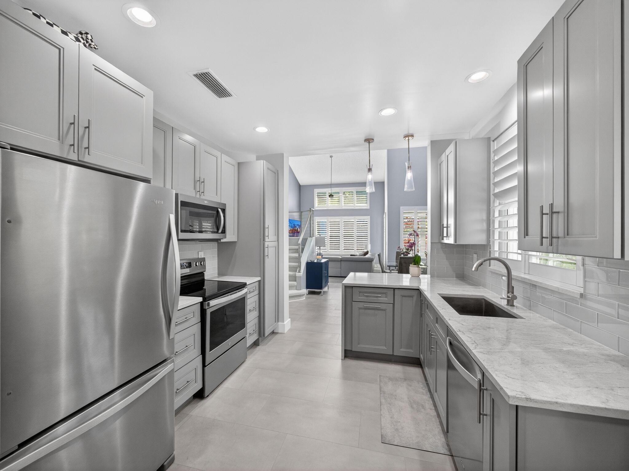 Image 2: 52-web-or-mls-040