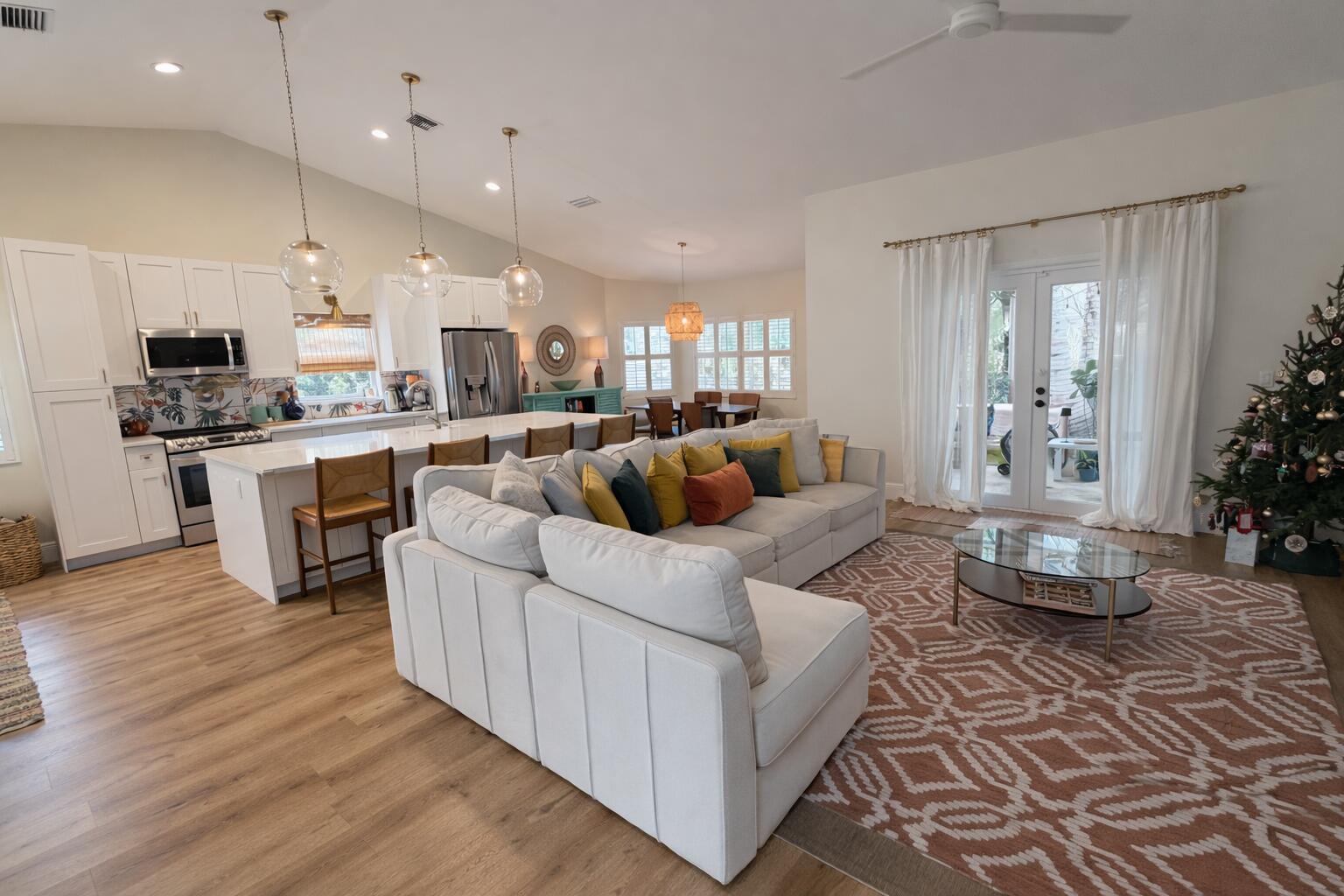 Image 4: 3B6B3E06-295F-4184-A594-FA1D46AD18D7