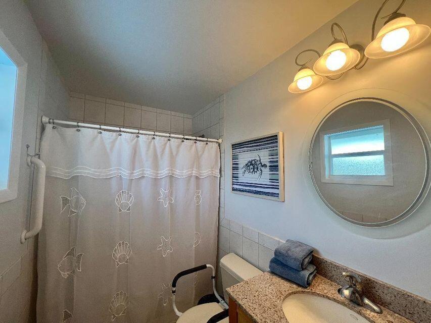 Image 3: 1540 LANTANA LANE 8