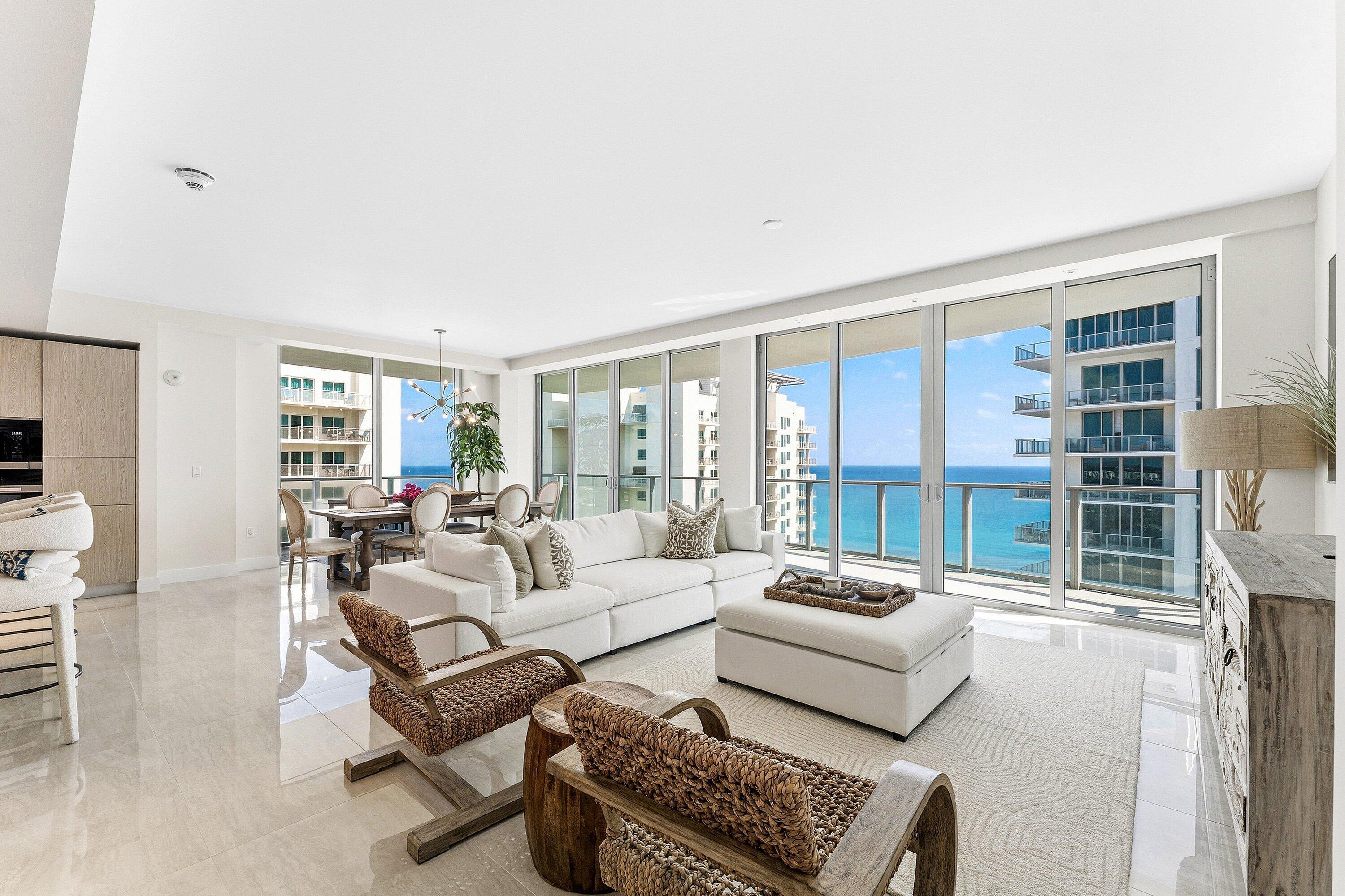 Image 2: 007-3100NorthOceanDrive-1702P-RivieraBea