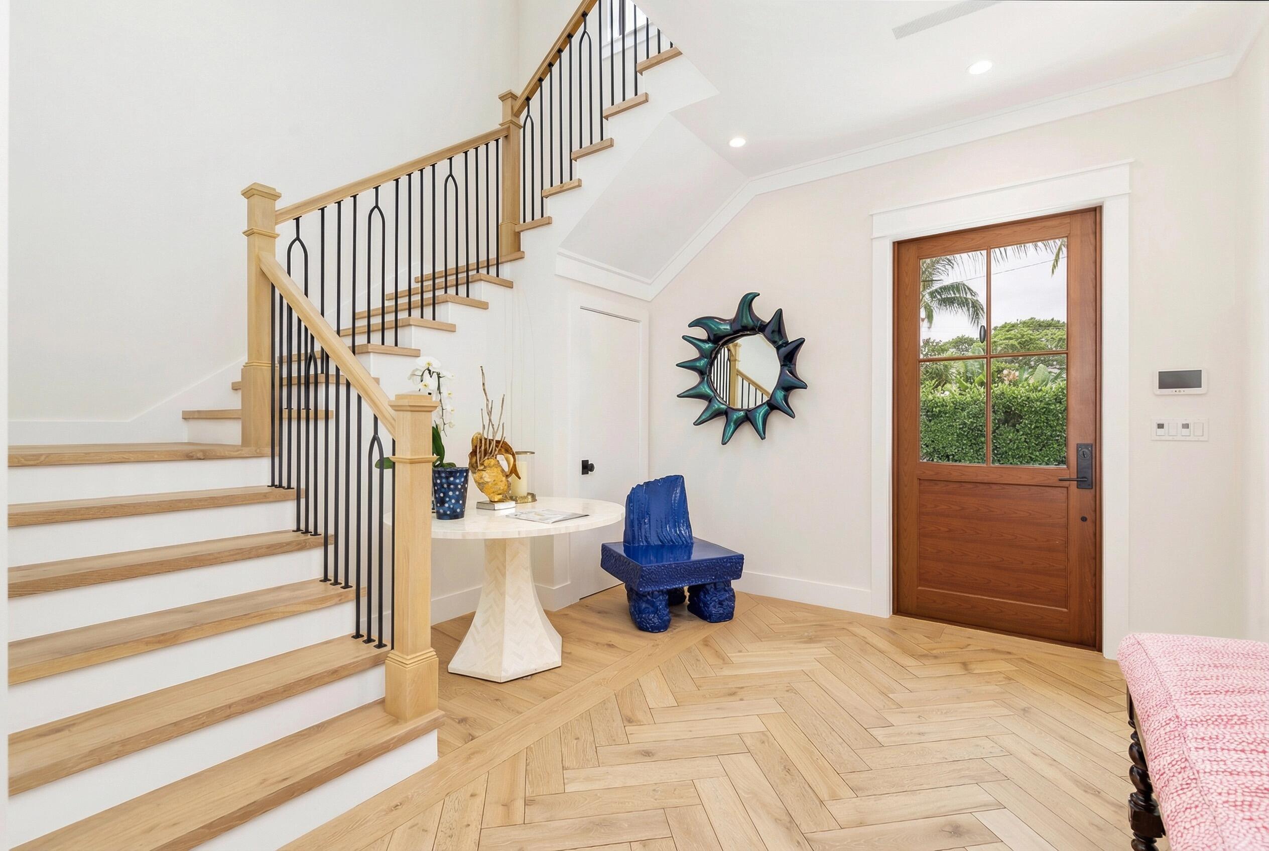 Image 2: Foyer