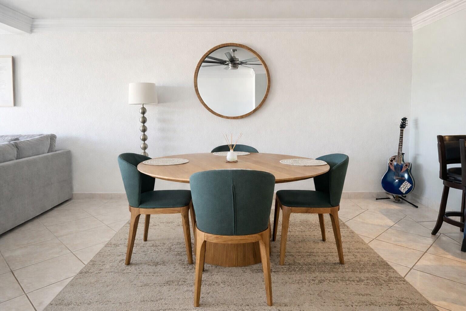 Image 4: Dining Room