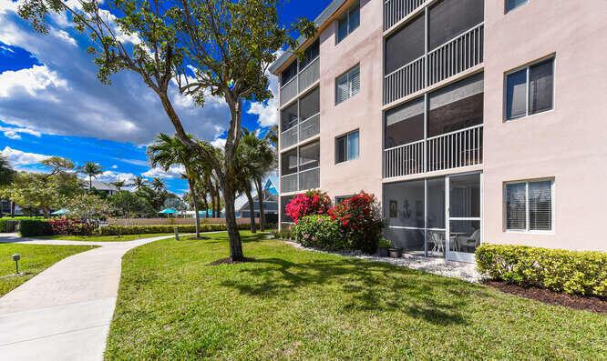 Image 2: 353 US1 Apt A108 Jupiter FL-small-024-04