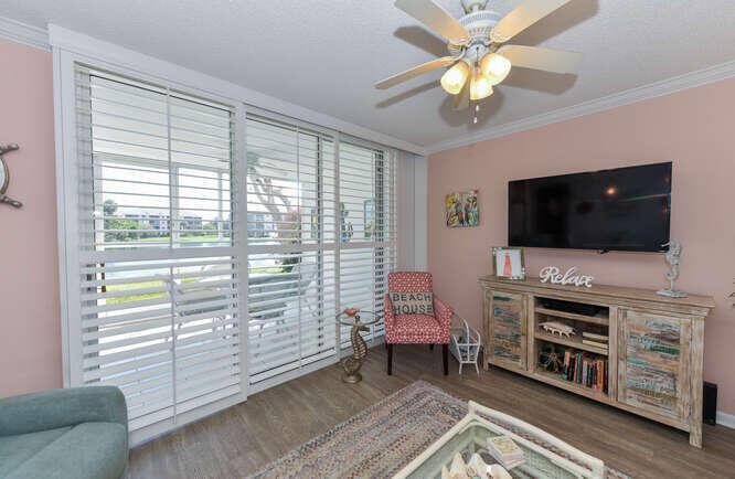 Image 3: 353 US1 Apt A108 Jupiter FL-small-026-00