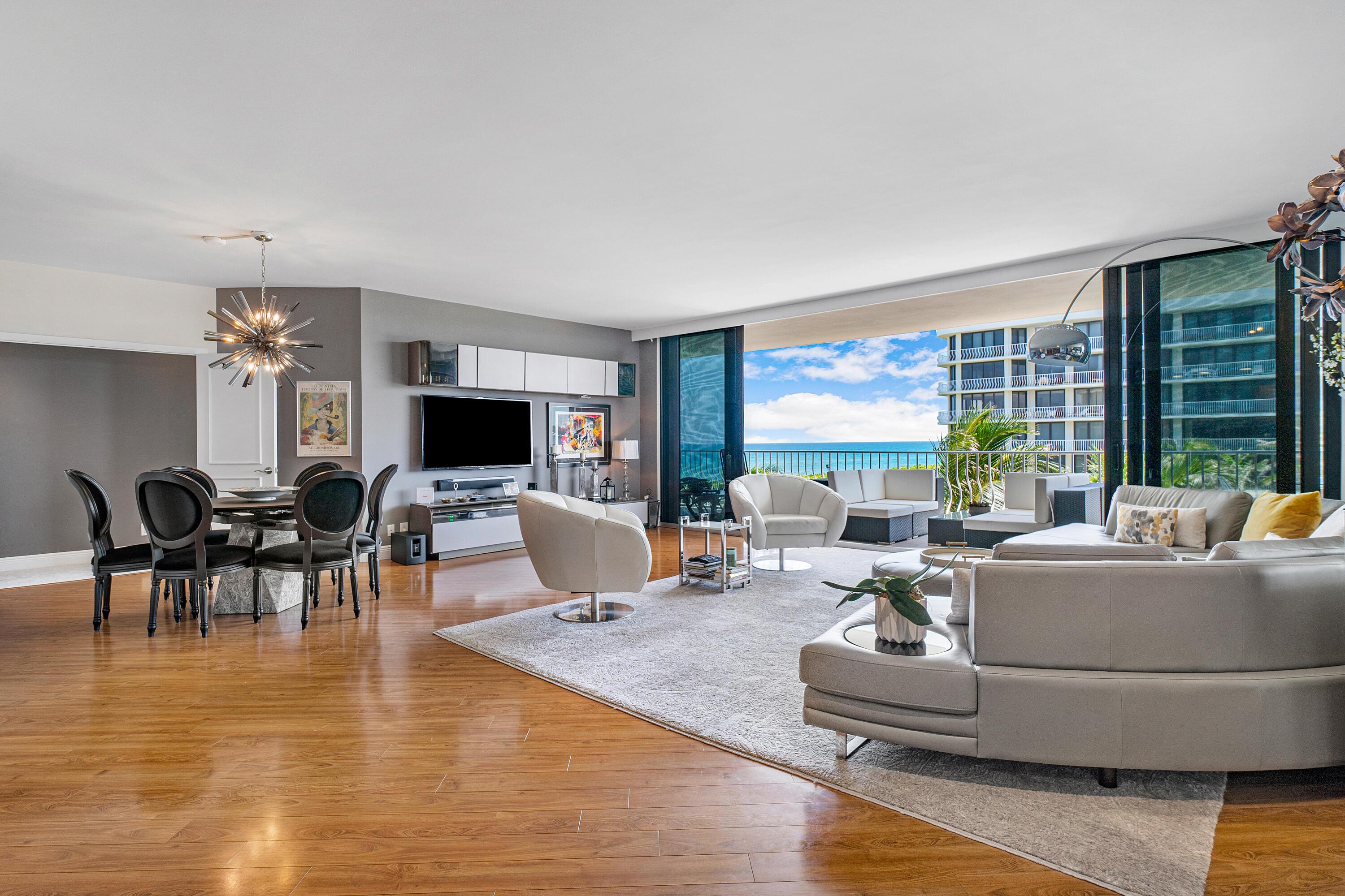 Image 4: great room