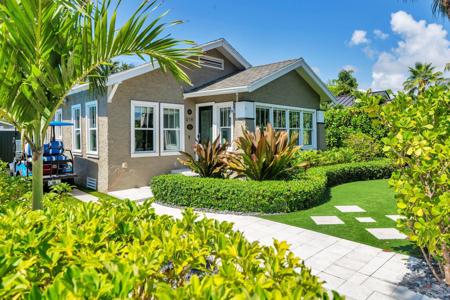 216 Lakeland Drive