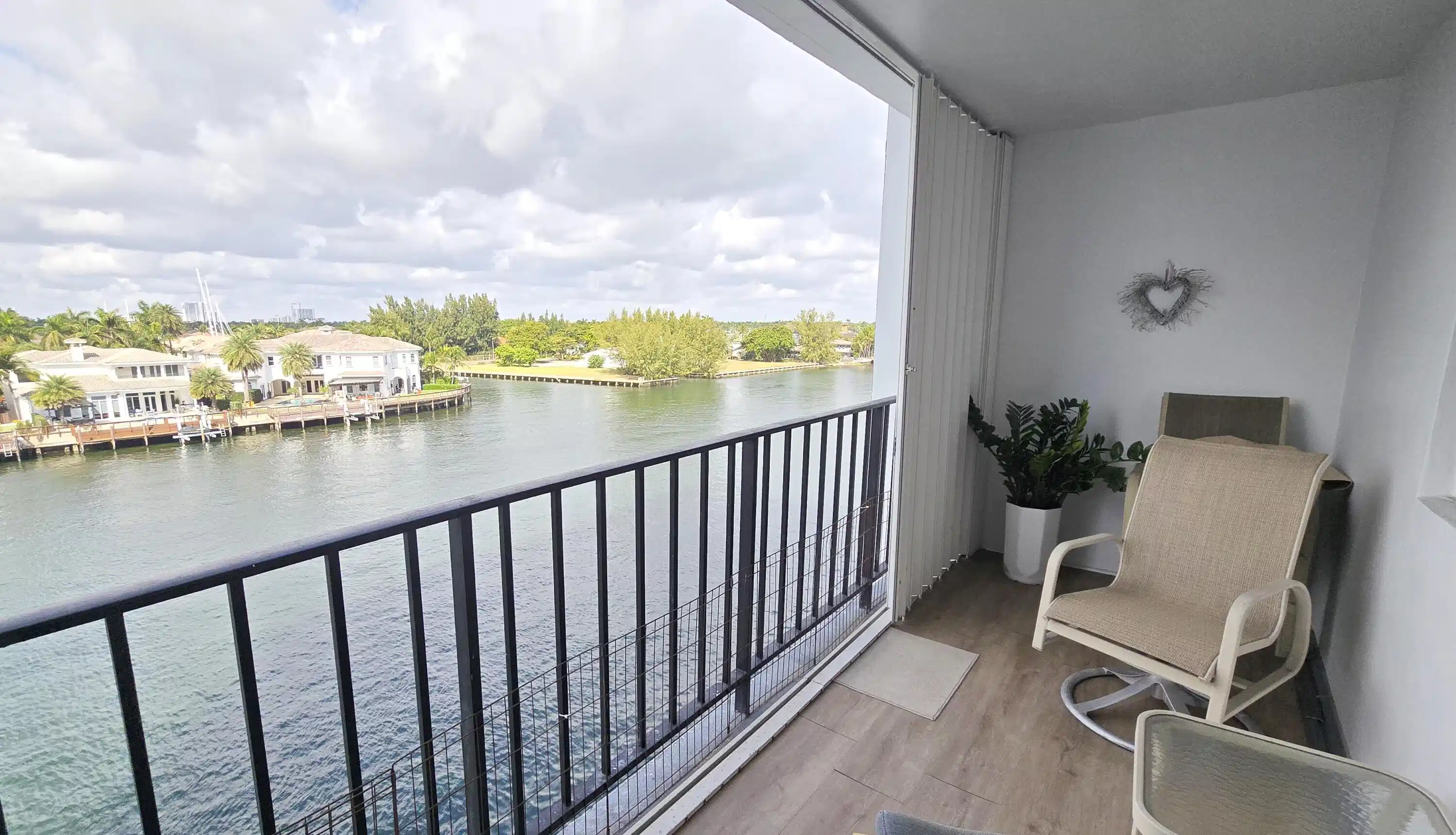 Image 1: Balcony