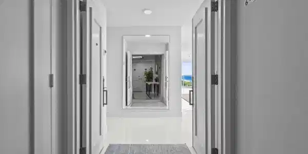 Image 3: Double Door Entry
