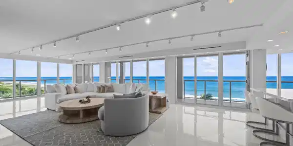 Image 4: Living on the OCEAN