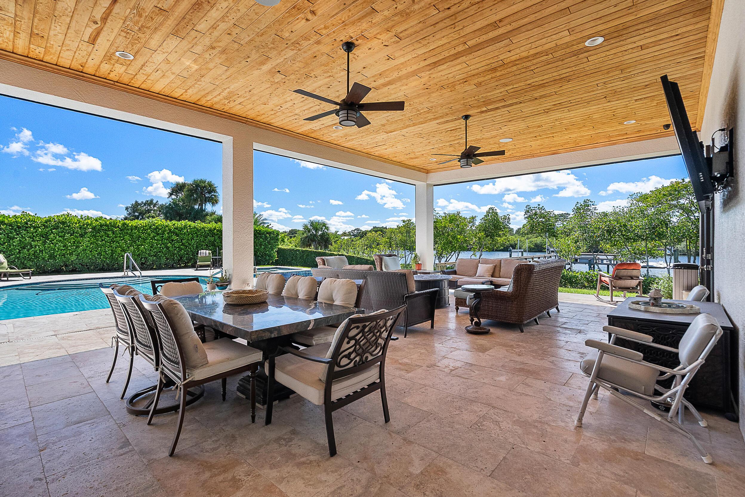 Image 4: HUGE lanai