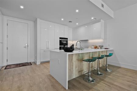 220 Lake Shore Drive
