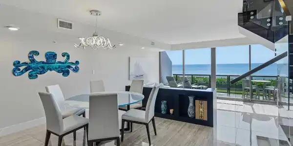 Image 3: Live like you own a private island with the securi