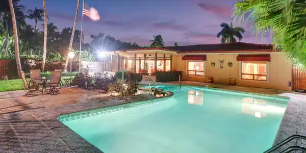 1180 Bay Dr