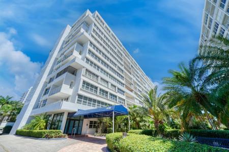 1170 N Federal Highway
