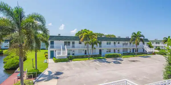 2800 Indian River Boulevard