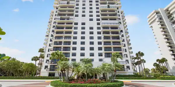 2001 N Ocean Boulevard