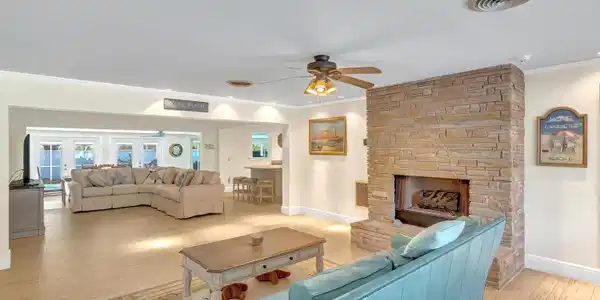 Image 2: Living Room