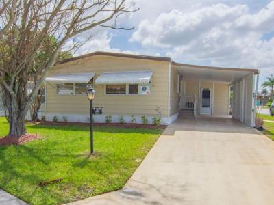 225 NE Forrest Court
