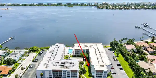 1516 S Lakeside Drive