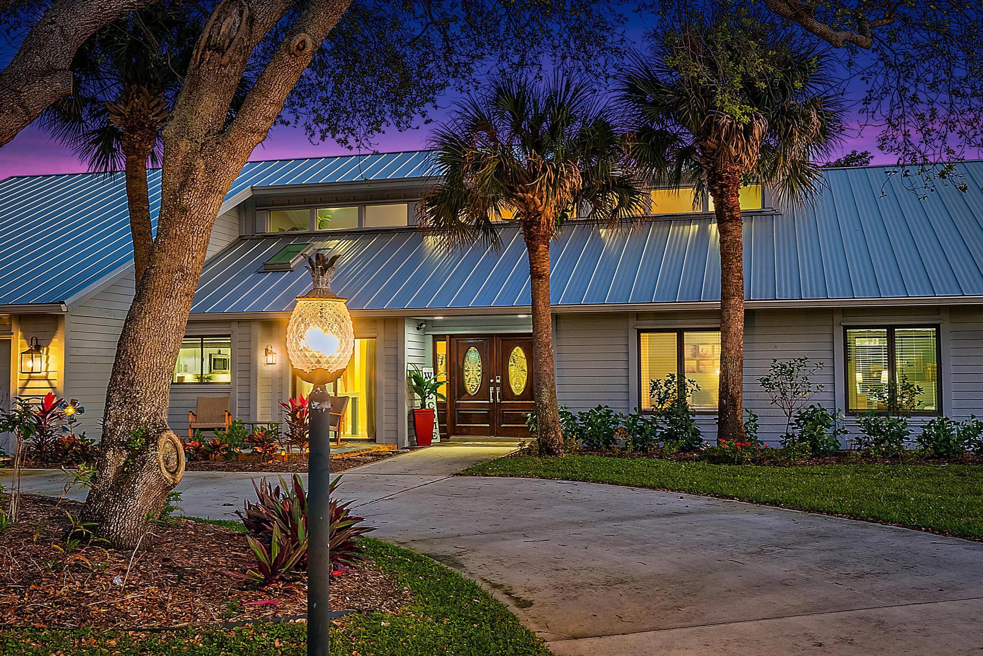 Image 1: Driveway Night