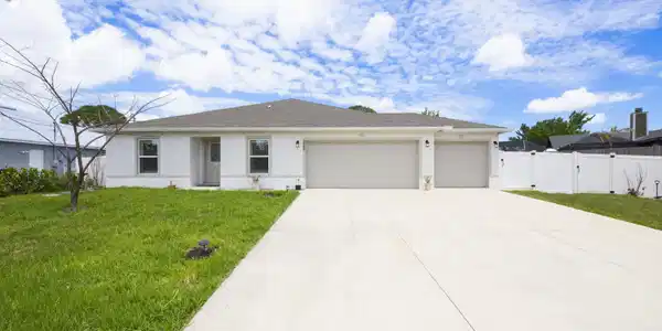 228 SE Sims Circle