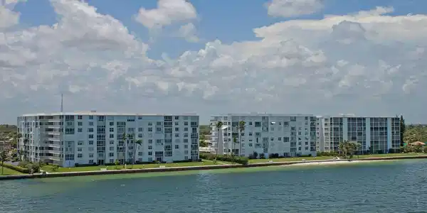 401 Lake Shore Drive