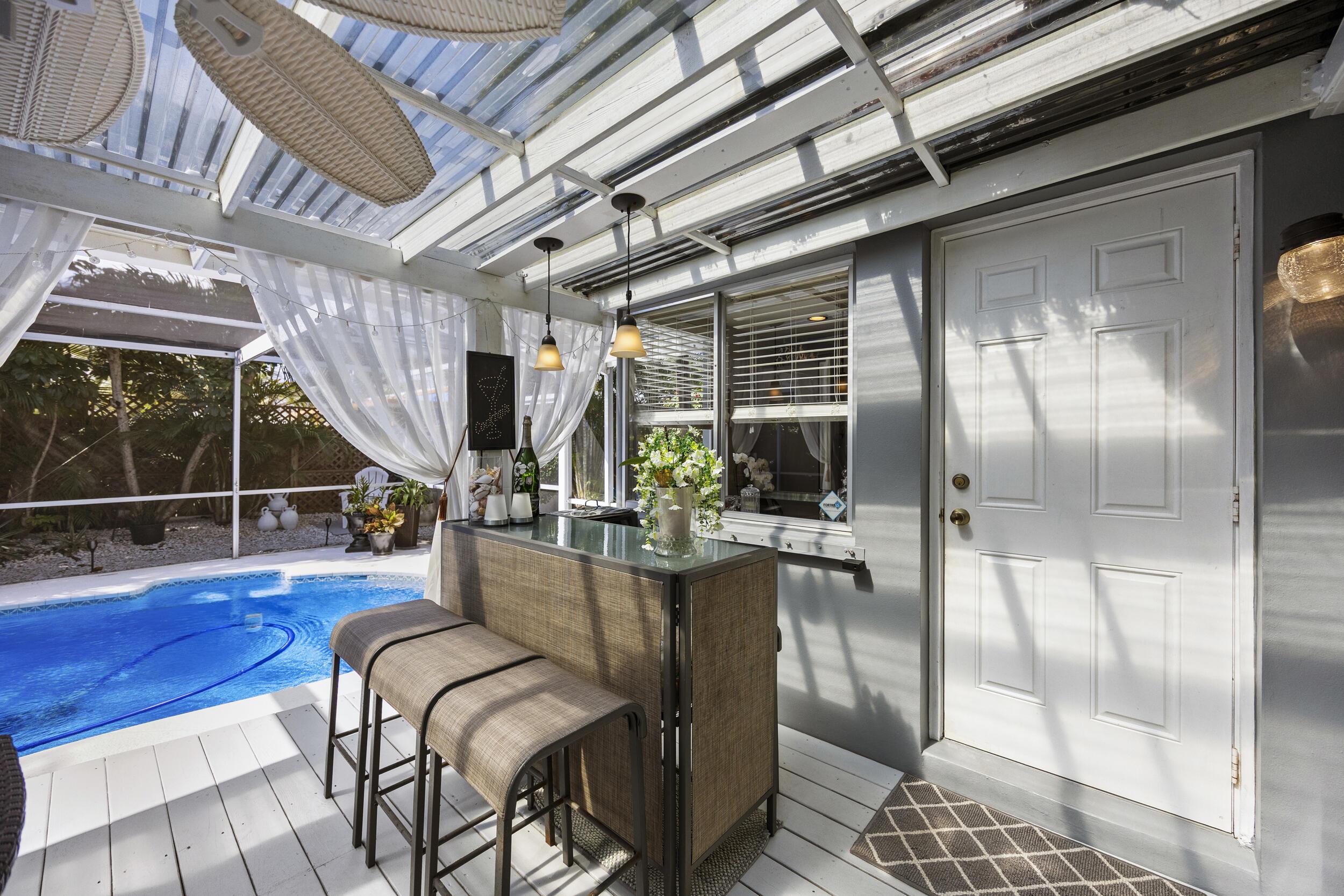 Image 2: 43_453a0212