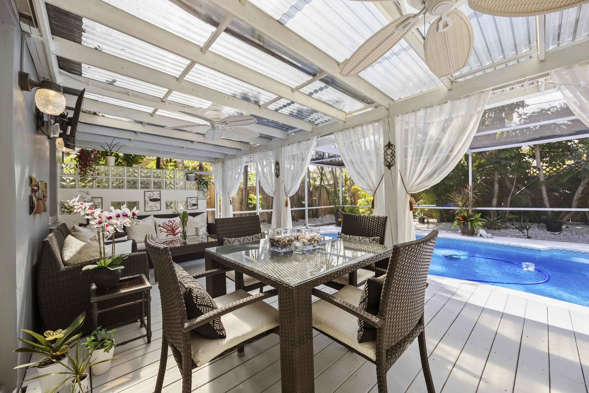 Image 3: 42_453a0207