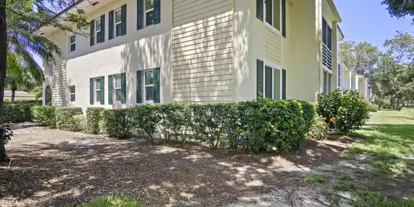 Image 2: 9a. Side View end unit