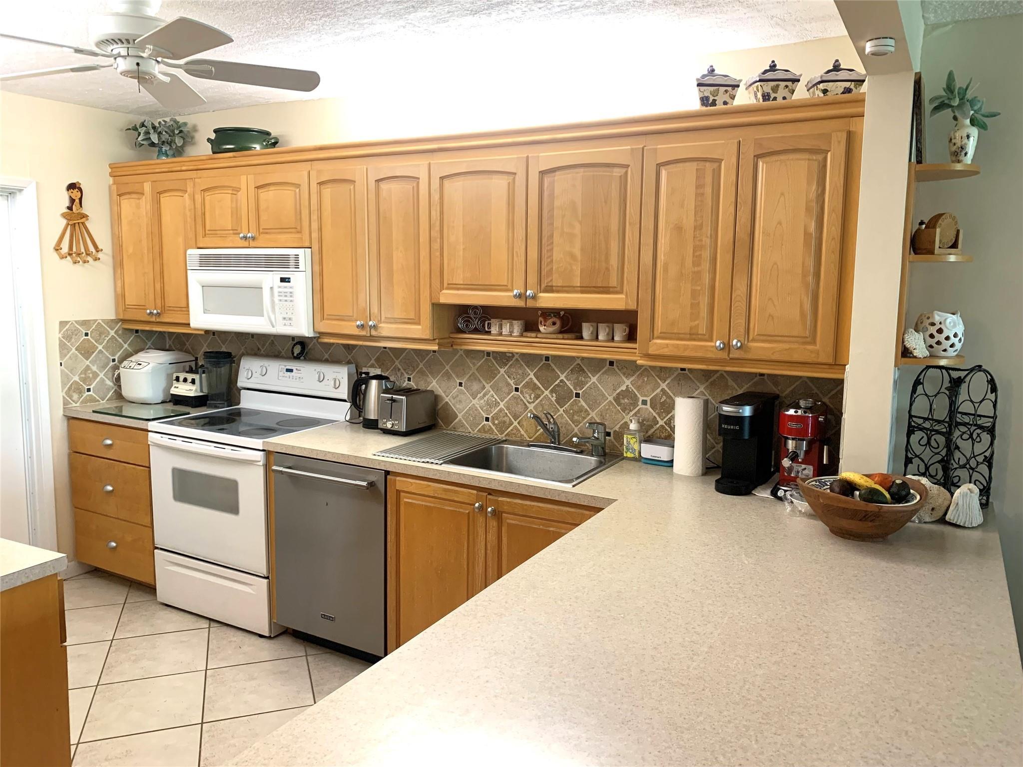 Image 2: Photo 2