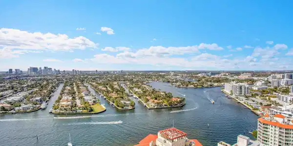 153 N Seabreeze Boulevard