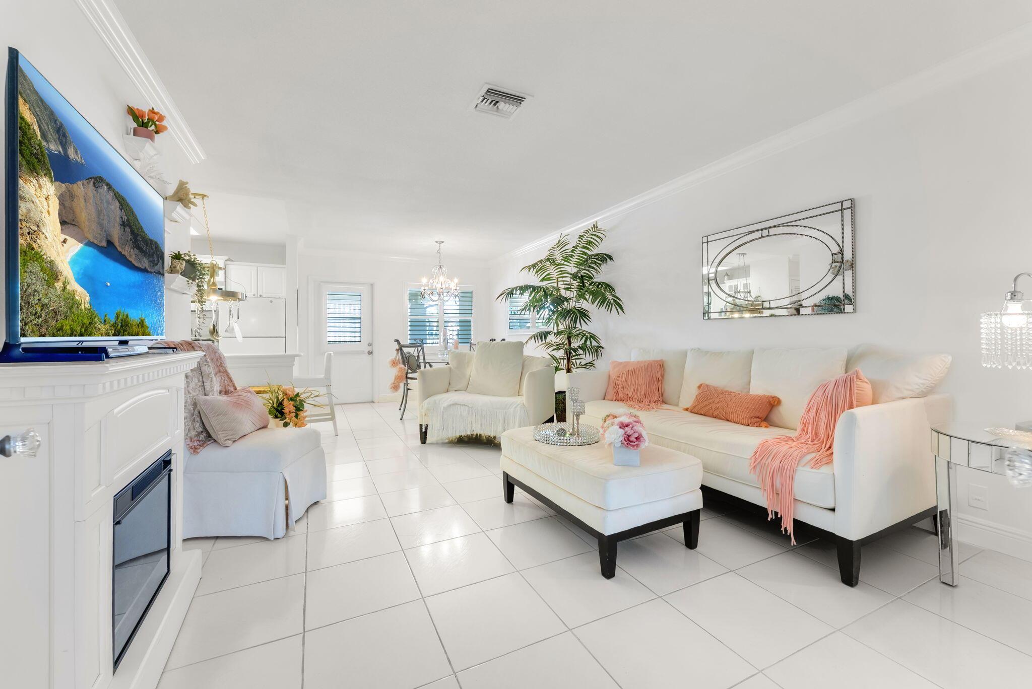 Image 1: 11-living room