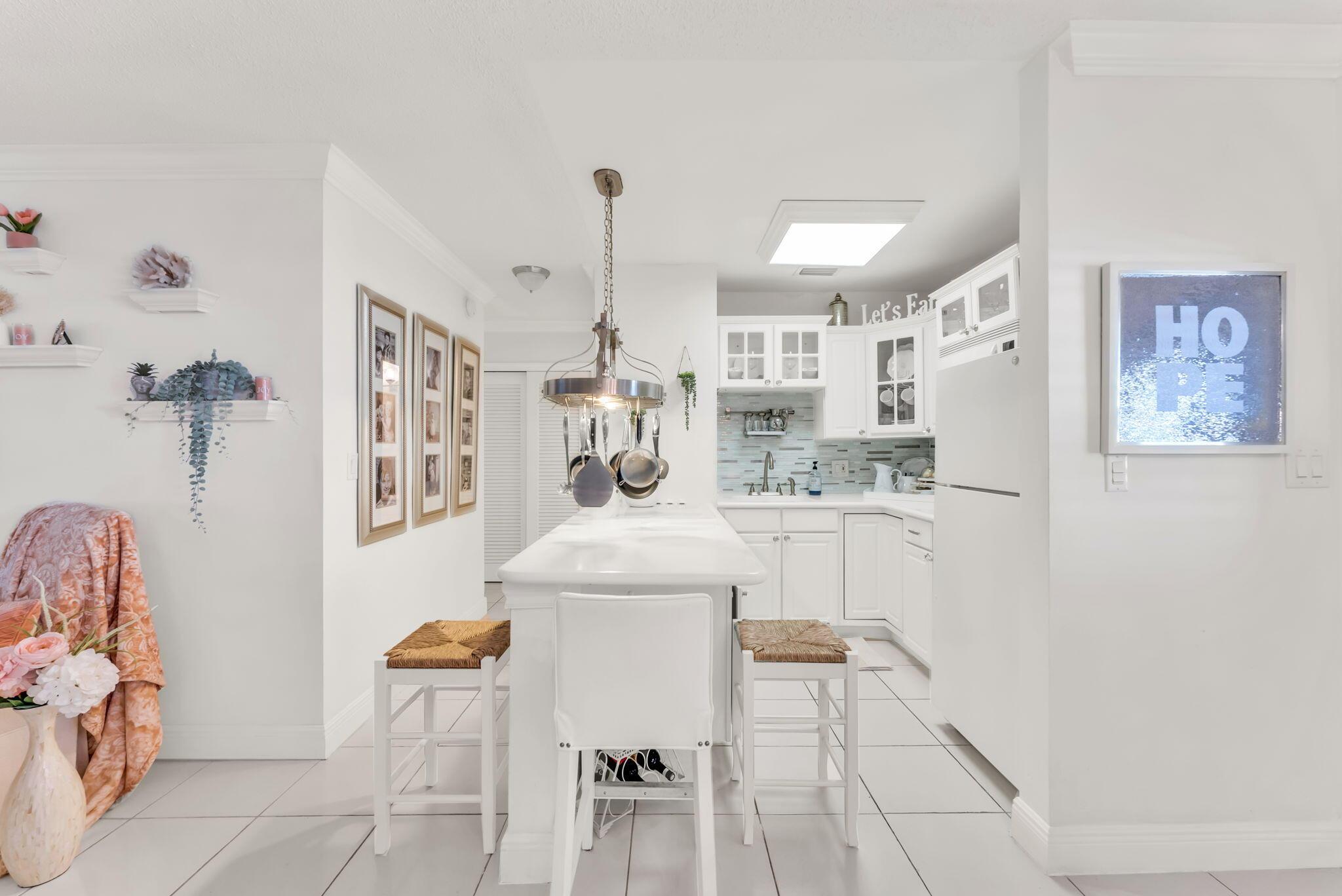 Image 2: kitchen