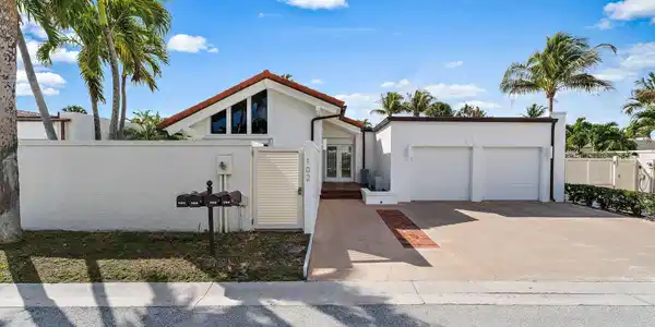 102 W Sandpiper Circle
