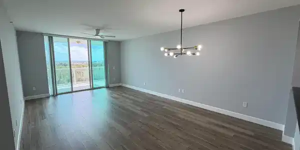 Image 2: Dining Living