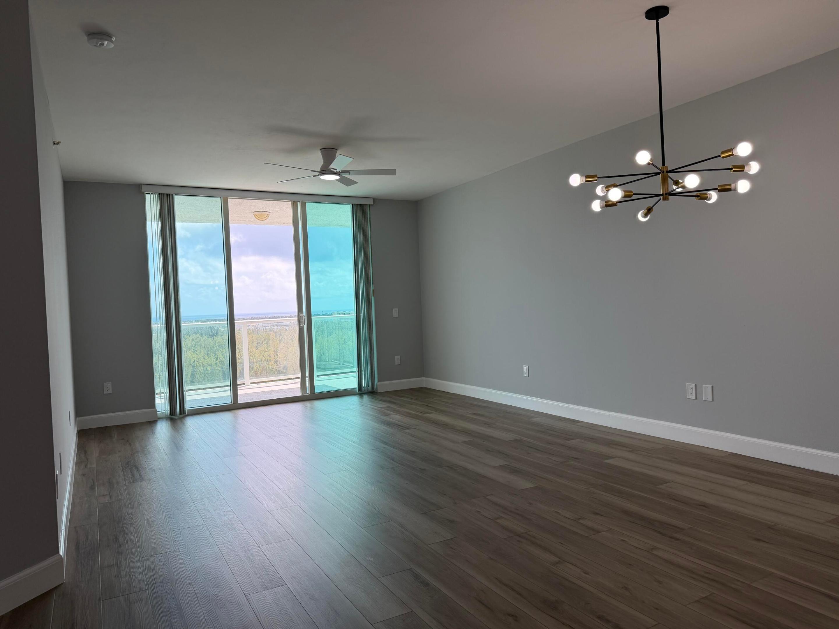 Image 3: Dining Living